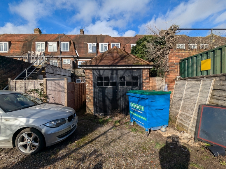 212, London Road, Burpham, Guildford, GU4 7JS