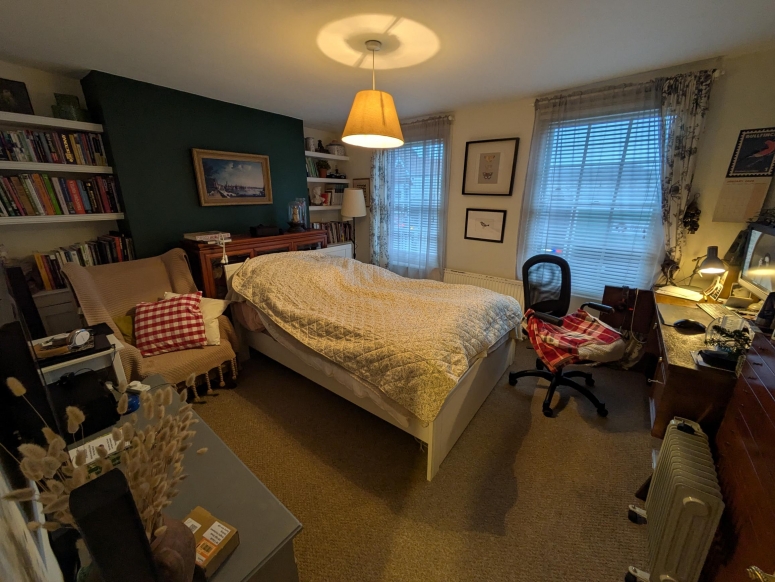 208 High Street, Dorking, RH4 1QR