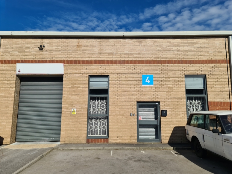 Unit 4 Boundary Business Centre, Boundary Way, Maybury, Woking, GU21 5DH