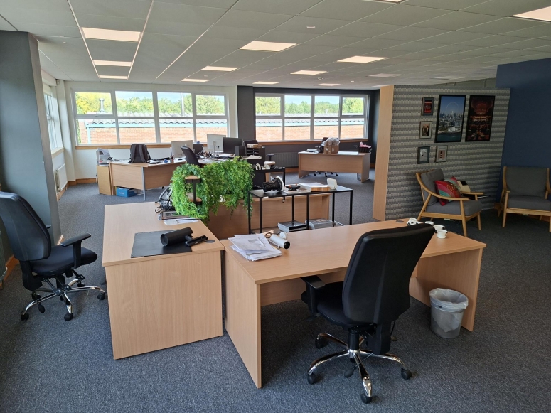 18 The Pines, Broad Street, Guildford, GU3 3BH