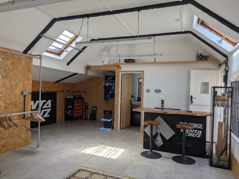 The Forge, 48 Station Road, Gomshall, Guildford, GU5 9LA