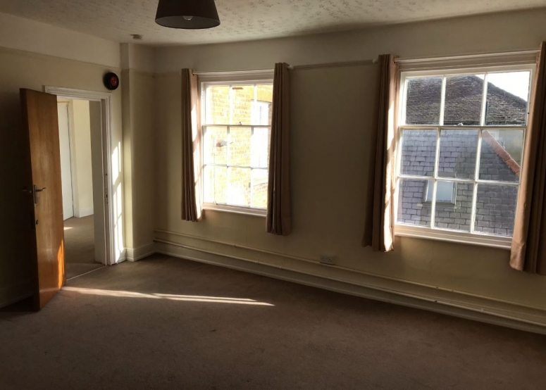 8 West Street, Farnham, Surrey GU9 7DN