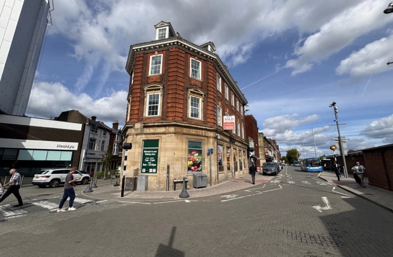 1 The Broadway, Woking, Surrey GU21 5AA