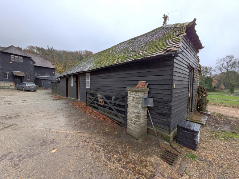 Upper House Farm Stables, Church Road, Hascombe, Godalming, GU8 4JF
