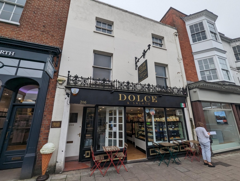 206-208 High Street Guildford Surrey, GU1 3JB 