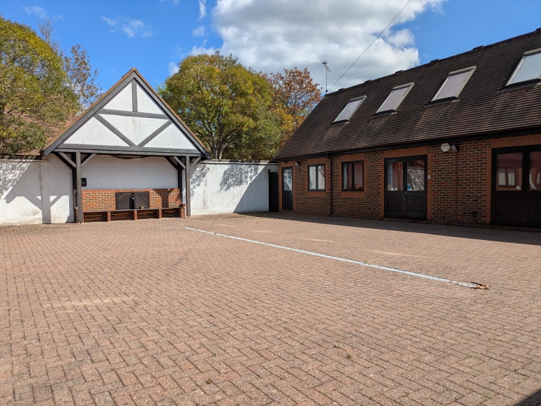 4 Studley Court, Guildford Road, Chobham, GU24 8EB