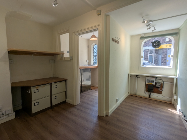 16 Church Street, Godalming, GU7 1EW