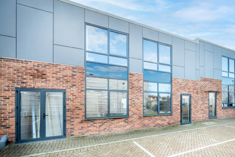 Unit 7, Heyworth Business Park, Guildford, GU3 1AF